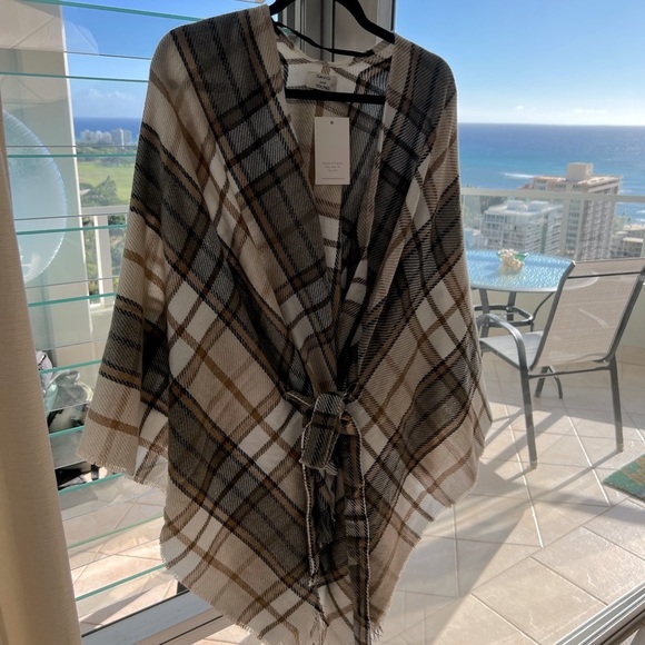 NWT kimono, can tie or leave open. Soft! - Picture 4 of 4